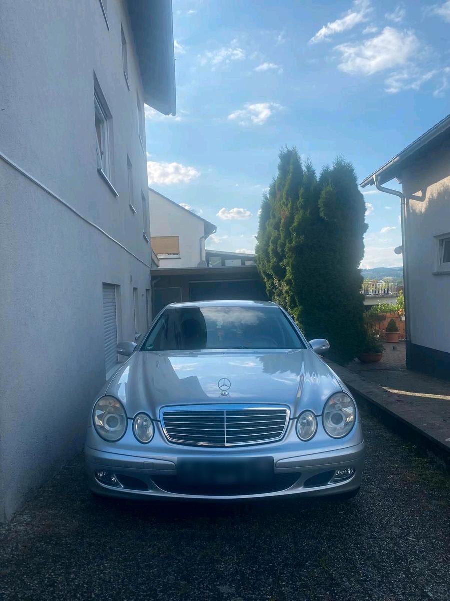 Mercedes-Benz E 200