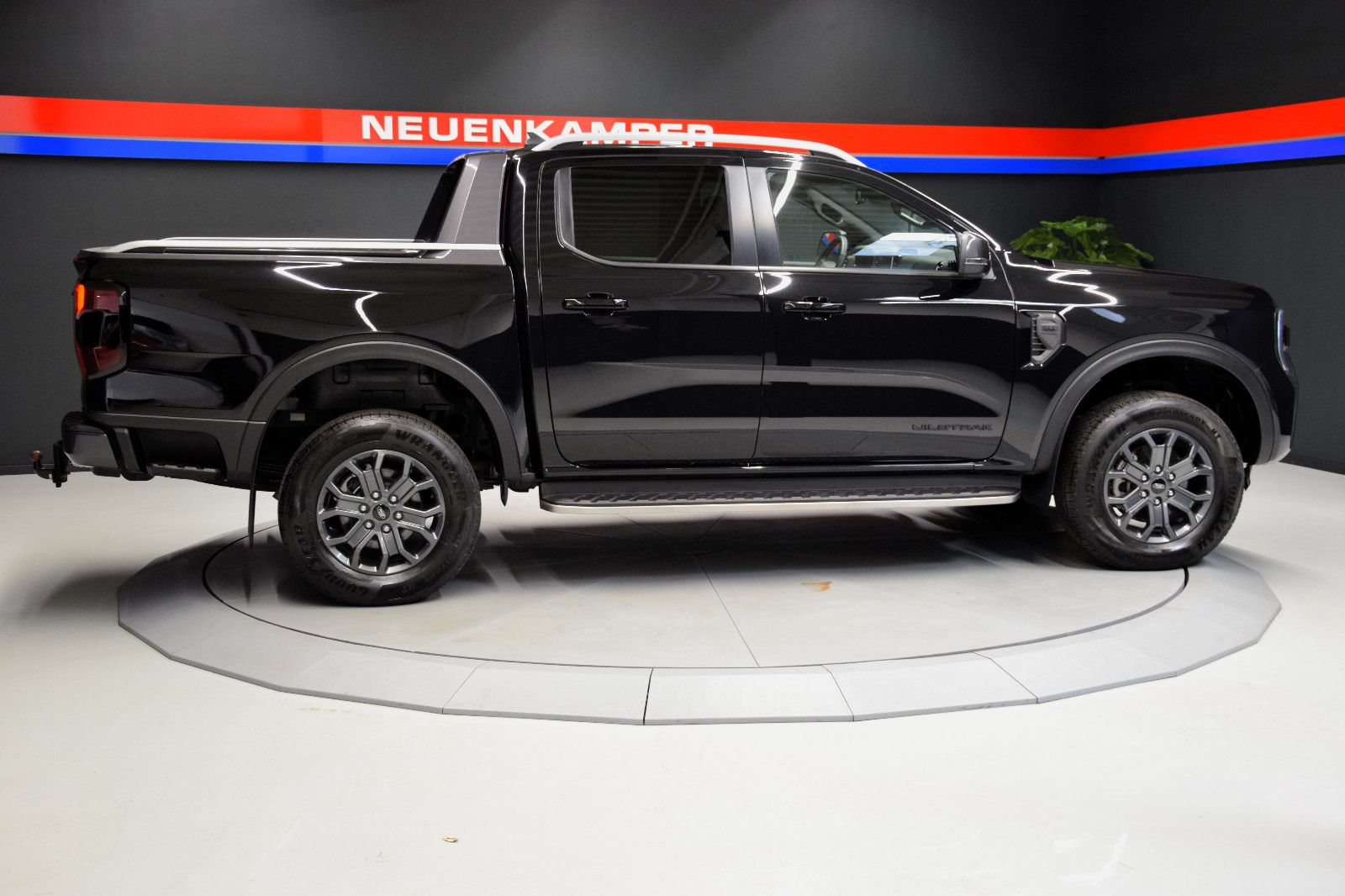 Fahrzeugabbildung Ford Ranger Wildtrak e-4WD Doppelkabine Automatik LED