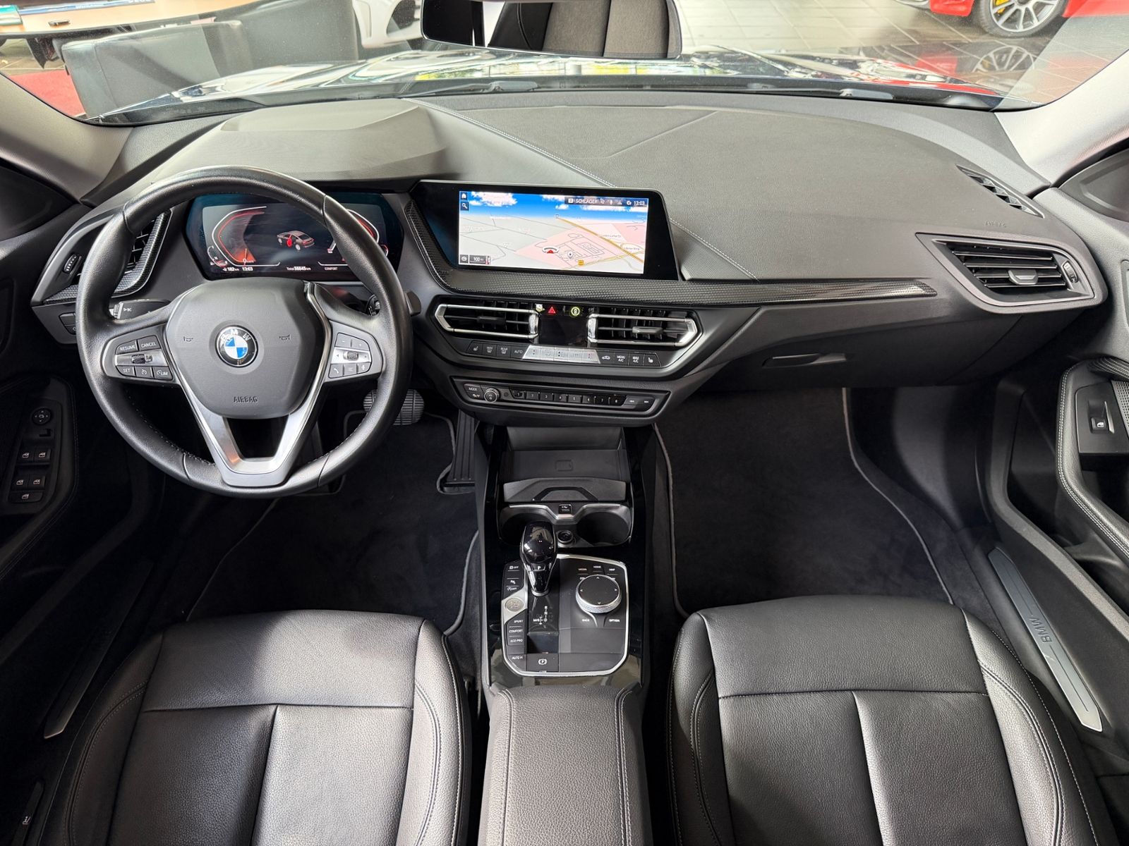 Fahrzeugabbildung BMW 218i Gran Coupe Luxury Line Shadow LED NAV SHZ