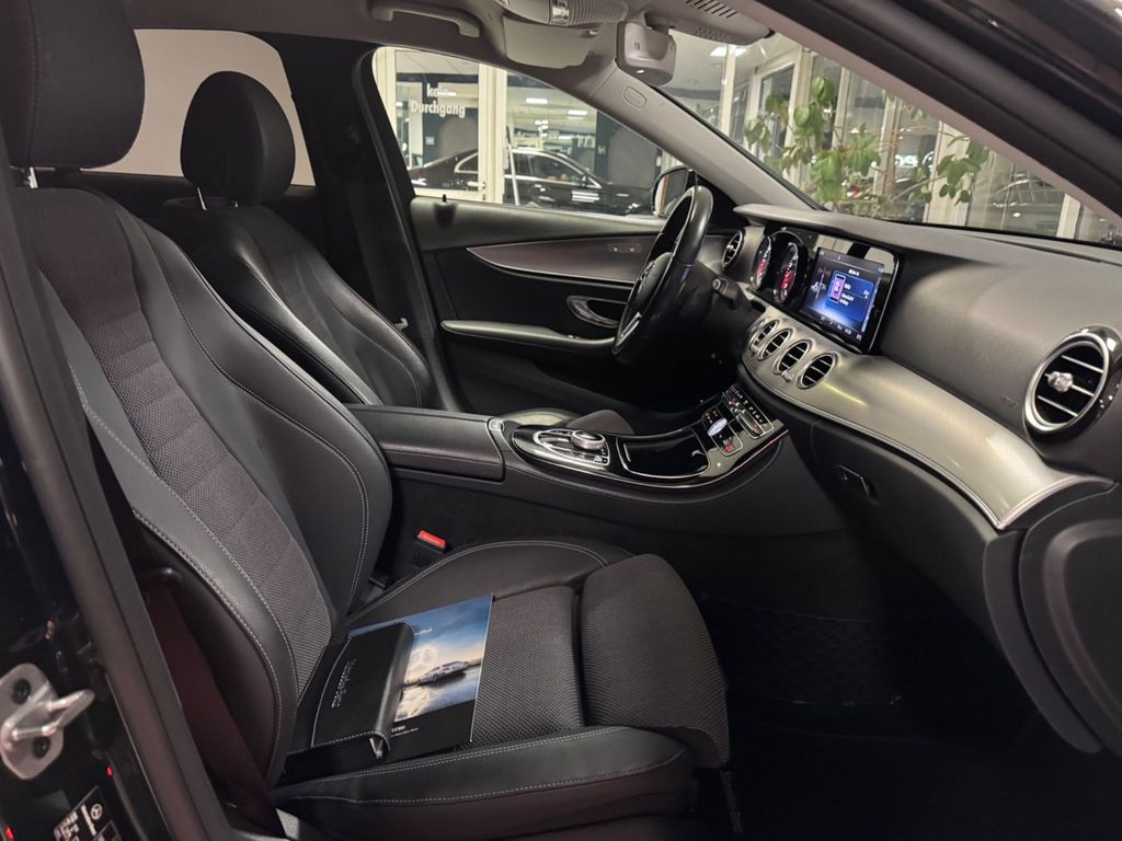 MERCEDES-BENZ E 300 e Avantgarde/2.HAND/LED/CAM/NAVI/SHZ/TOP! MERCEDES-BENZ E 300 e Avantgarde/2.HAND/LED/CAM/NAVI/SHZ/TOP!