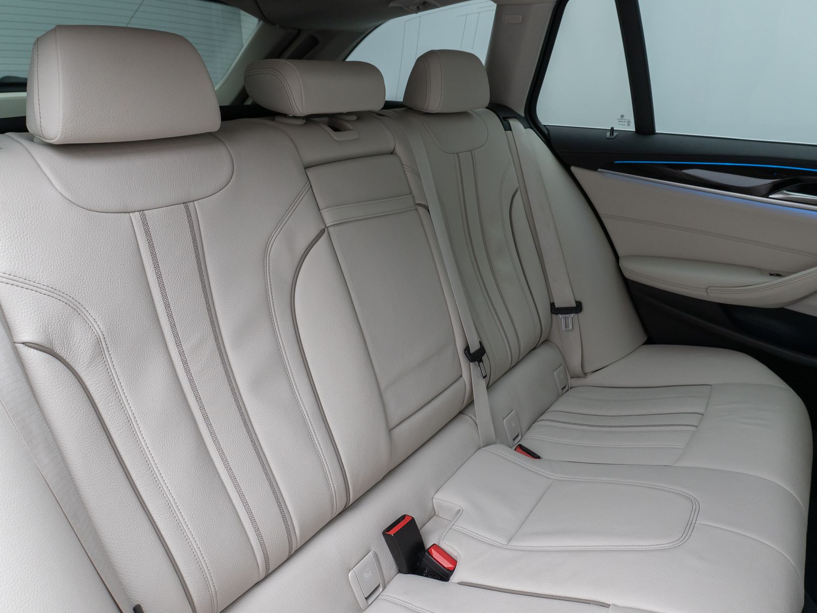 Fahrzeugabbildung BMW 530e xD Luxury Line KameraHUD DAB HiFi Komfort