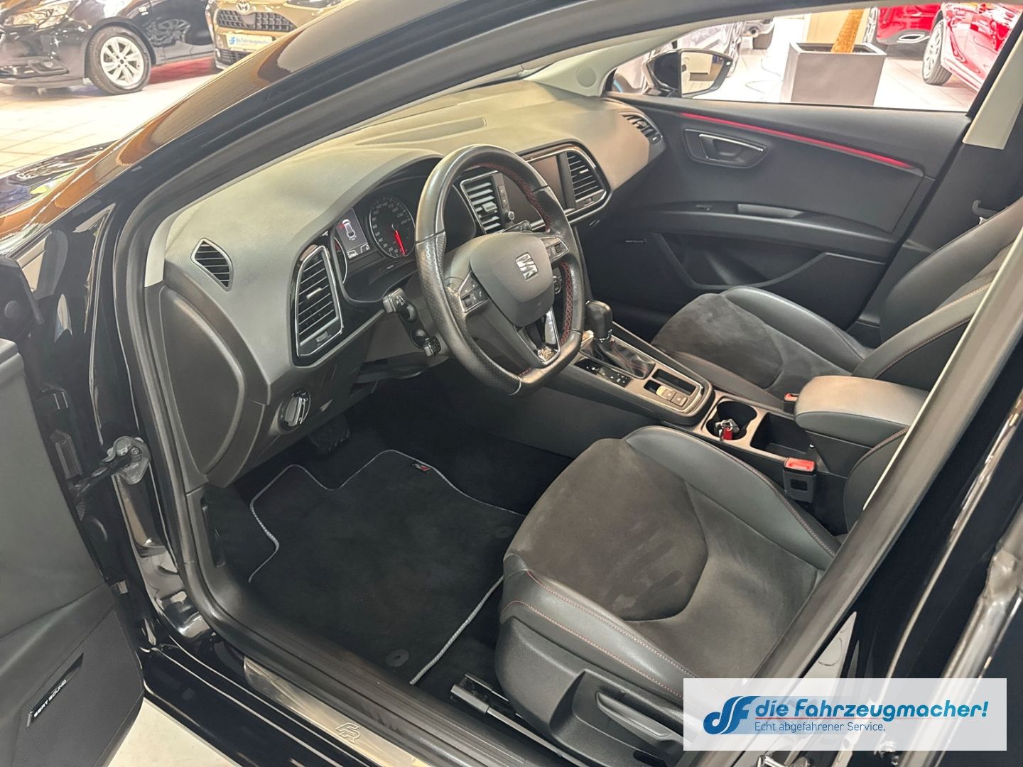 Fahrzeugabbildung SEAT Leon ST FR Panorama Navi Leder LED Sperrdiff. AC