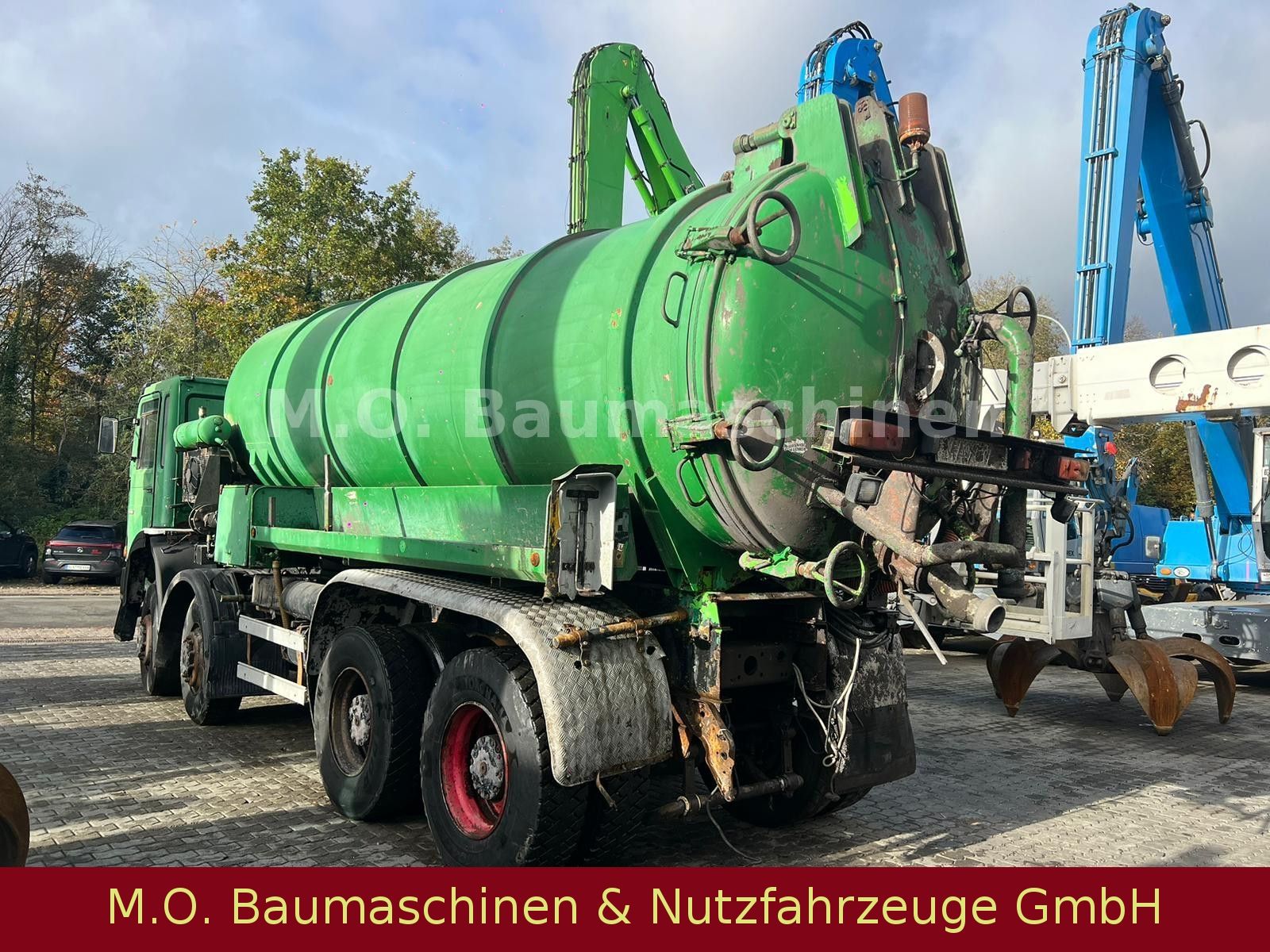 Fahrzeugabbildung MAN 30.331 Saug u. Spühlwagen/8x4/Haller 16.000 L /