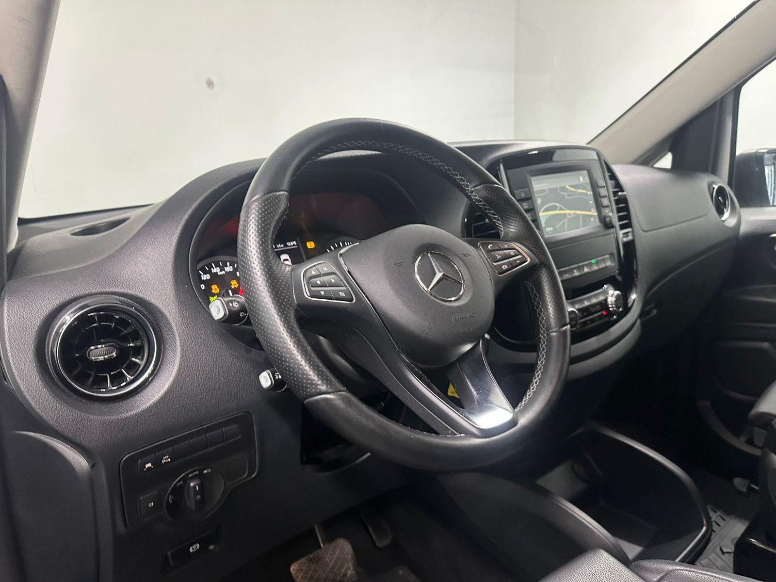 Fahrzeugabbildung Mercedes-Benz Vito 119CDI Tourer Lang EDITION*DISTRO*AHK*LED*