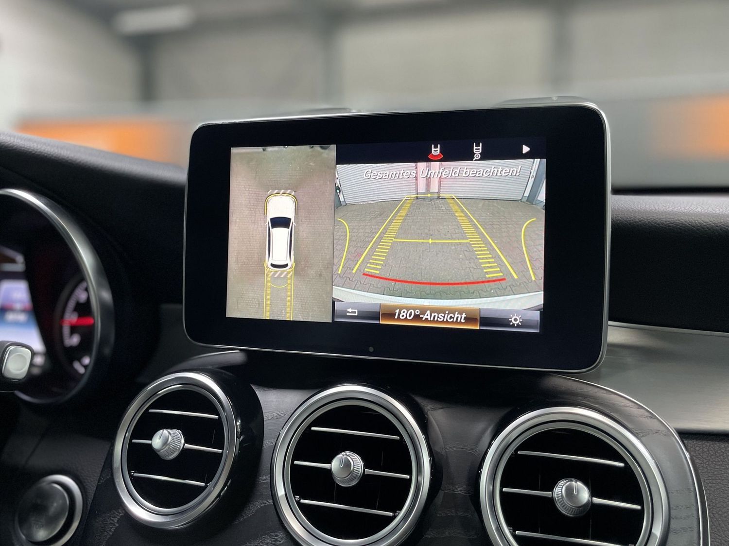 Fahrzeugabbildung Mercedes-Benz GLC 300 4M AMG #LED#360°#Pano#Distr.#Burmes#Nigh