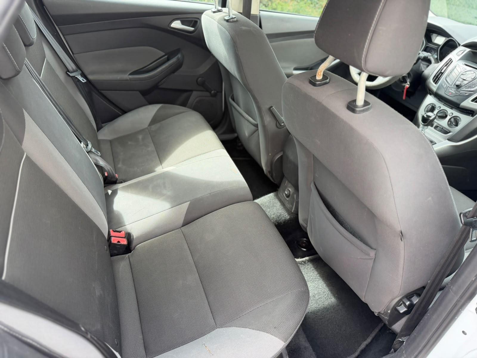 Ford Focus 2013 — photo 20
