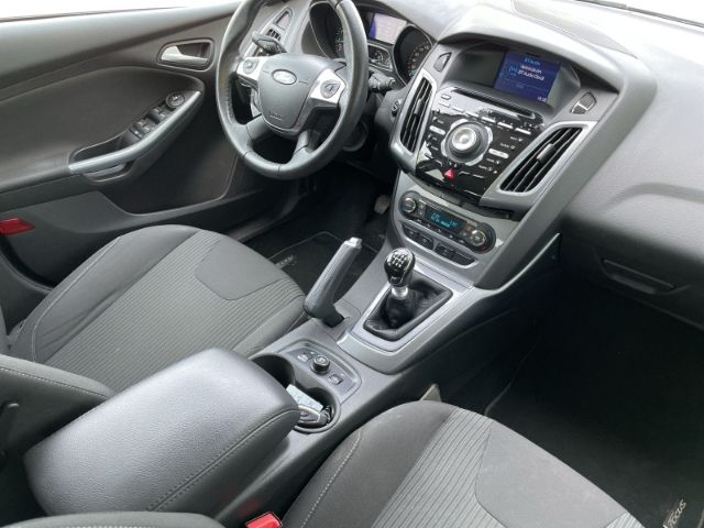 Fahrzeugabbildung Ford Focus 1.6 EcoBoost Titanium Navi, Tempomat, Sitz