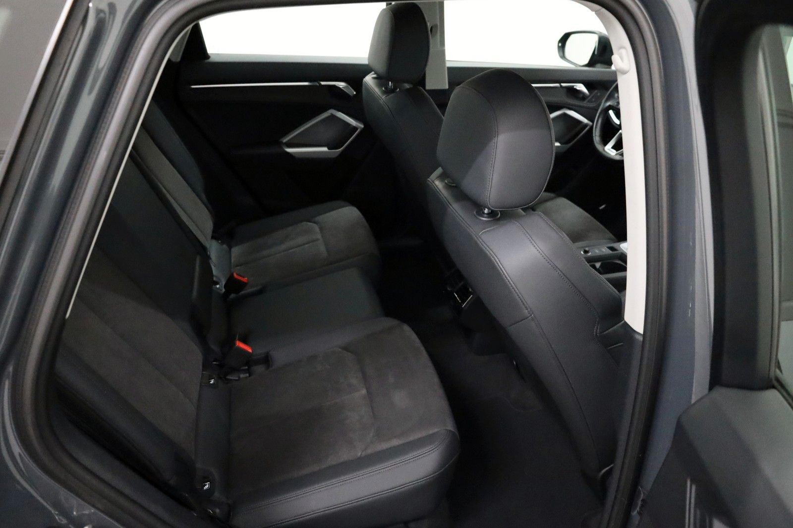 Fahrzeugabbildung Audi Q3 45 TFSI e,T.Leder,Navi,LED,SH,ACC,Sportsitze