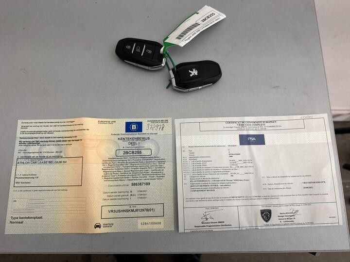 Fahrzeugabbildung Peugeot 2008 GT 1.2PURETECH NAVI KAMERA PDC ACC 1.HAND