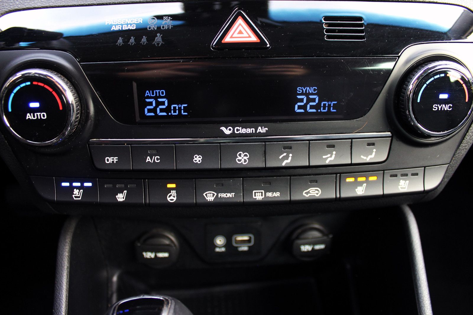 Fahrzeugabbildung Hyundai Tucson 1.6 Turbo Premium 4WD LED SHZ AHK KAM BT