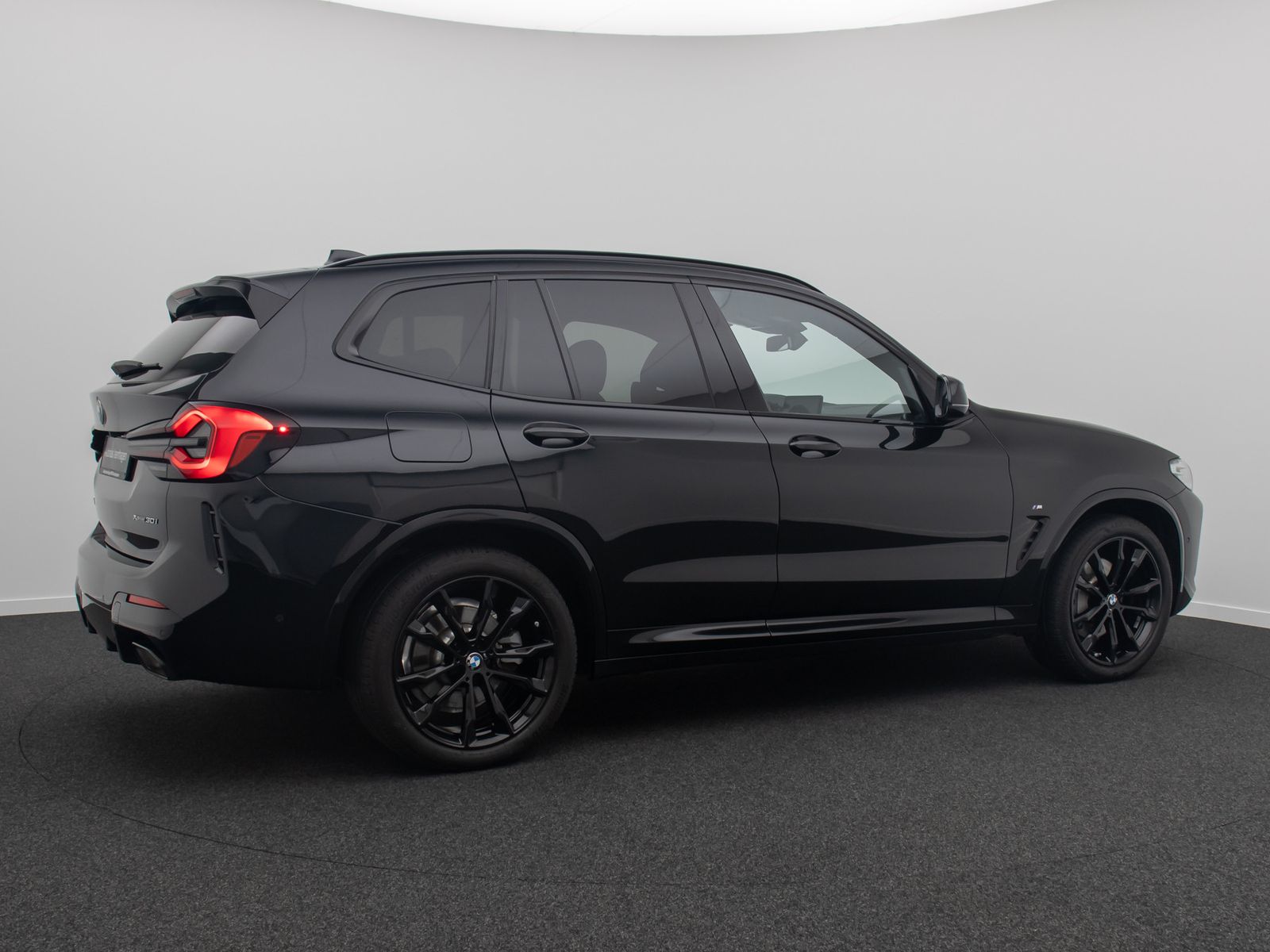 Fahrzeugabbildung BMW X3 xD30i M Sport AHK Kamera DAB HUD Panorama 20"