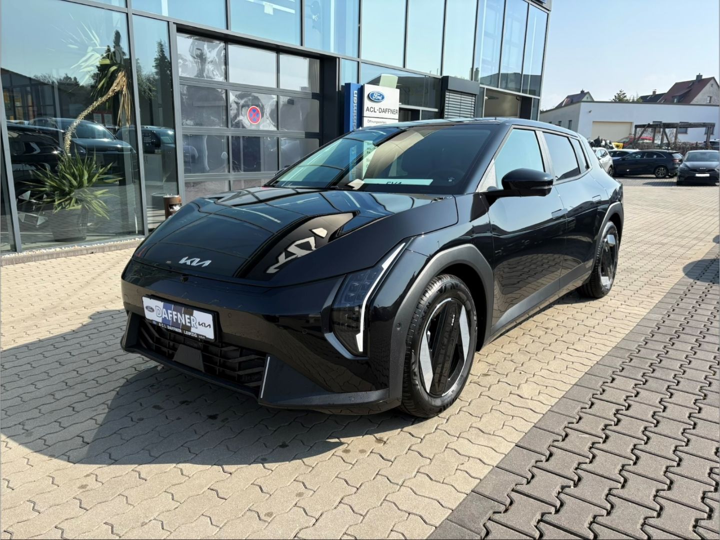 Fahrzeugabbildung Kia EV4 150 kW Earth NotBremsAss Leder 360°Kamera