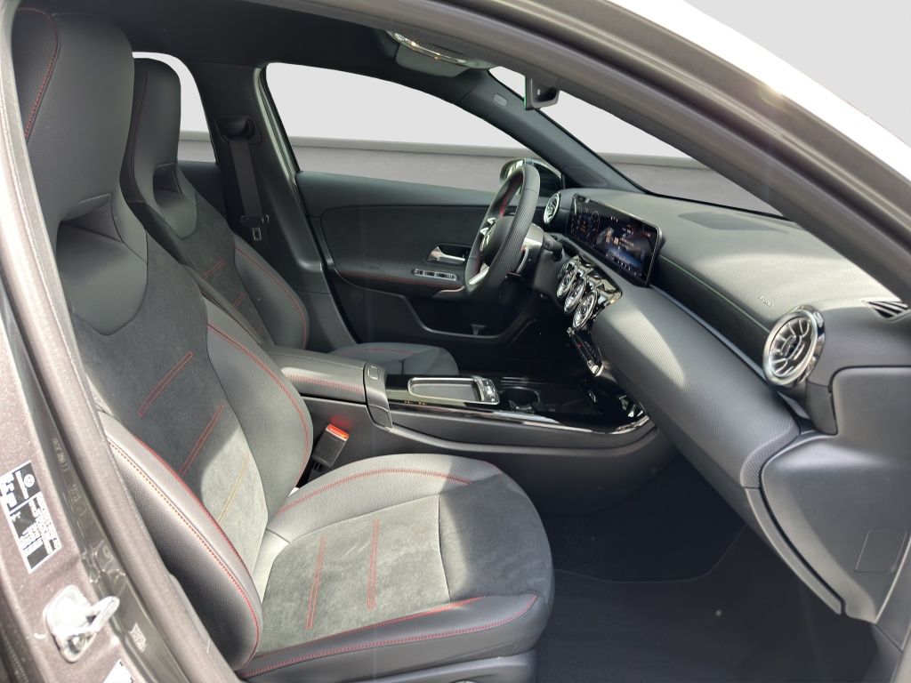 Fahrzeugabbildung Mercedes-Benz A 200 d AMG*Night*LED*SpurH*AUT*Kam.*PDC*ParkAss