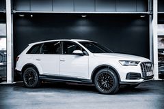 AUDI Q7 50 TDI Quattro - Unfallfrei - Neuwagenzustand