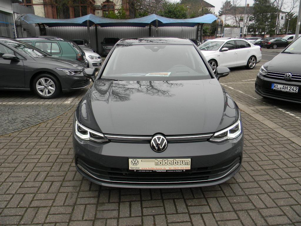Volkswagen Golf VIII Lim. Active 2,0 TDI DSG AHK,PANO,KAM