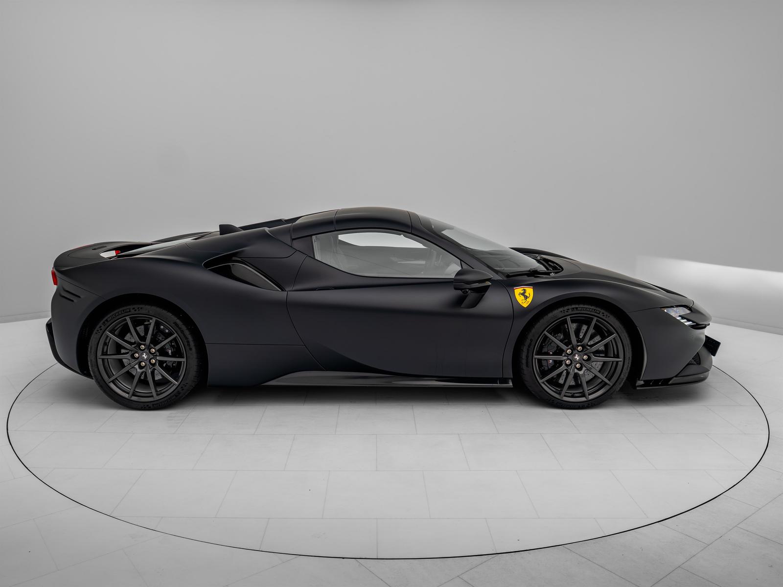 Ferrari SF90 Spider NERO OPACO - FERRARI HAMBURG