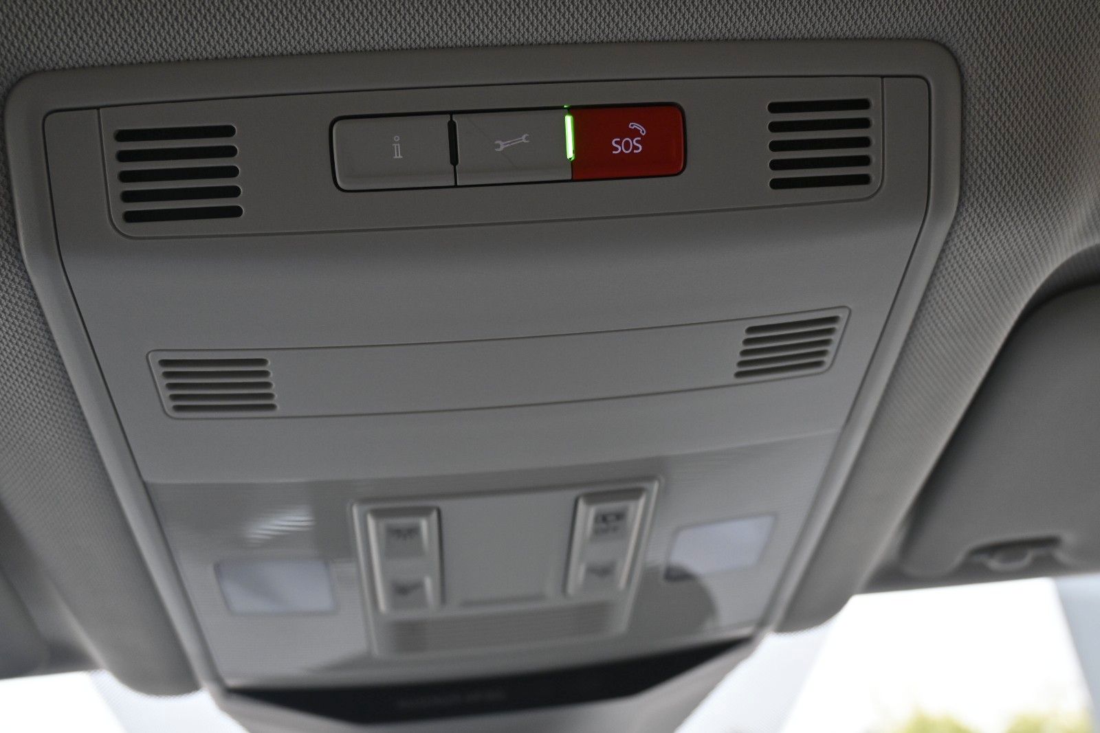 Fahrzeugabbildung Volkswagen T-Roc 1.5 TSI DSG Life*DAB*PDC*AppleCarPlay*SHZG