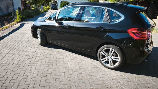 BMW 225 Active Tourer 225i xDrive Luxury Line A ...