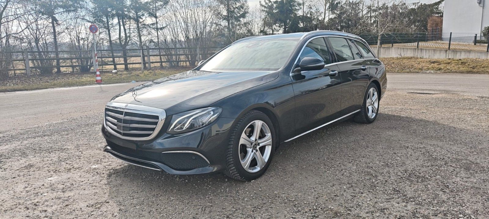 MERCEDES-BENZ E 220 d 4MATIC T Autom. - Exclusive Line
