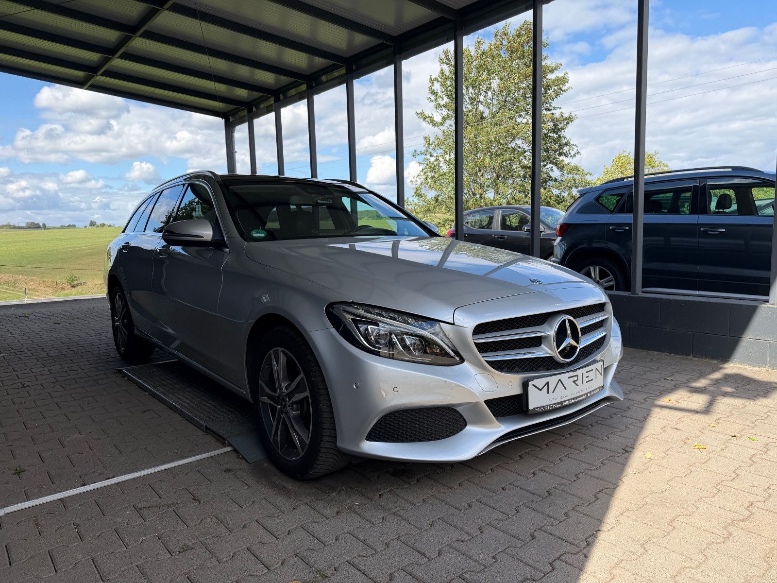 Mercedes-Benz C 200 T-Modell 4Matic Avantgarde — Bild 2