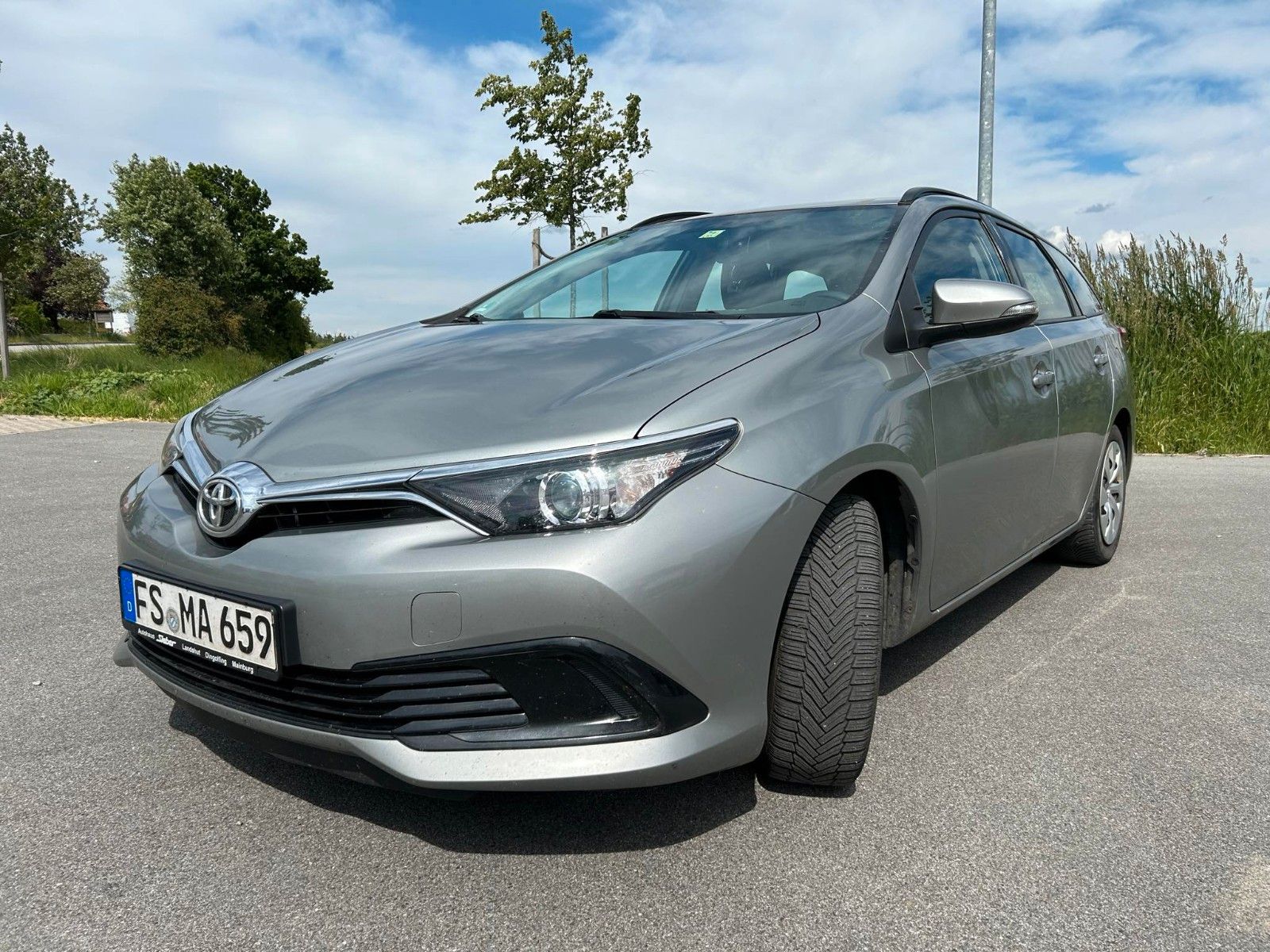 TOYOTA Auris