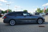 BMW 330dA Sport Line LED Navi Panorama ACC Totwinkel - BMW 330 in Erfurt