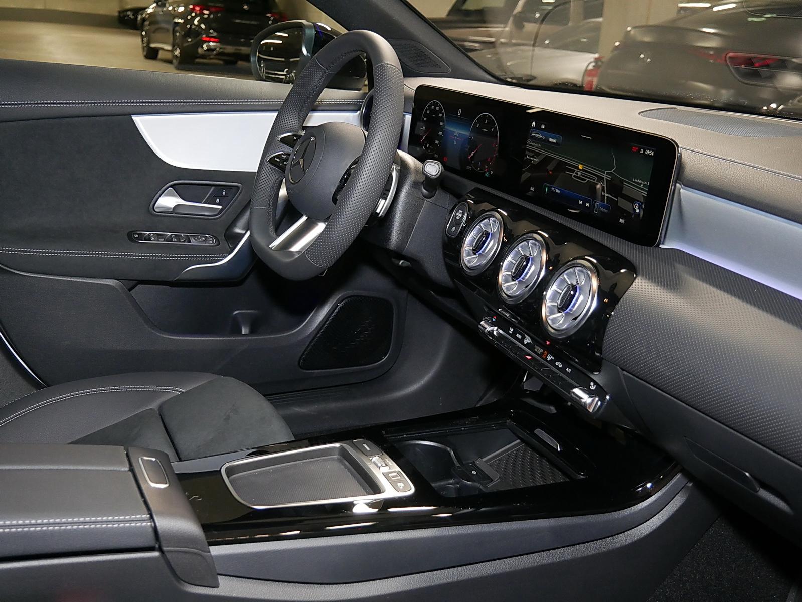 Mercedes-Benz CLA d Shooting Brake AMG MBUX Night Ambiente, миниатюра 5