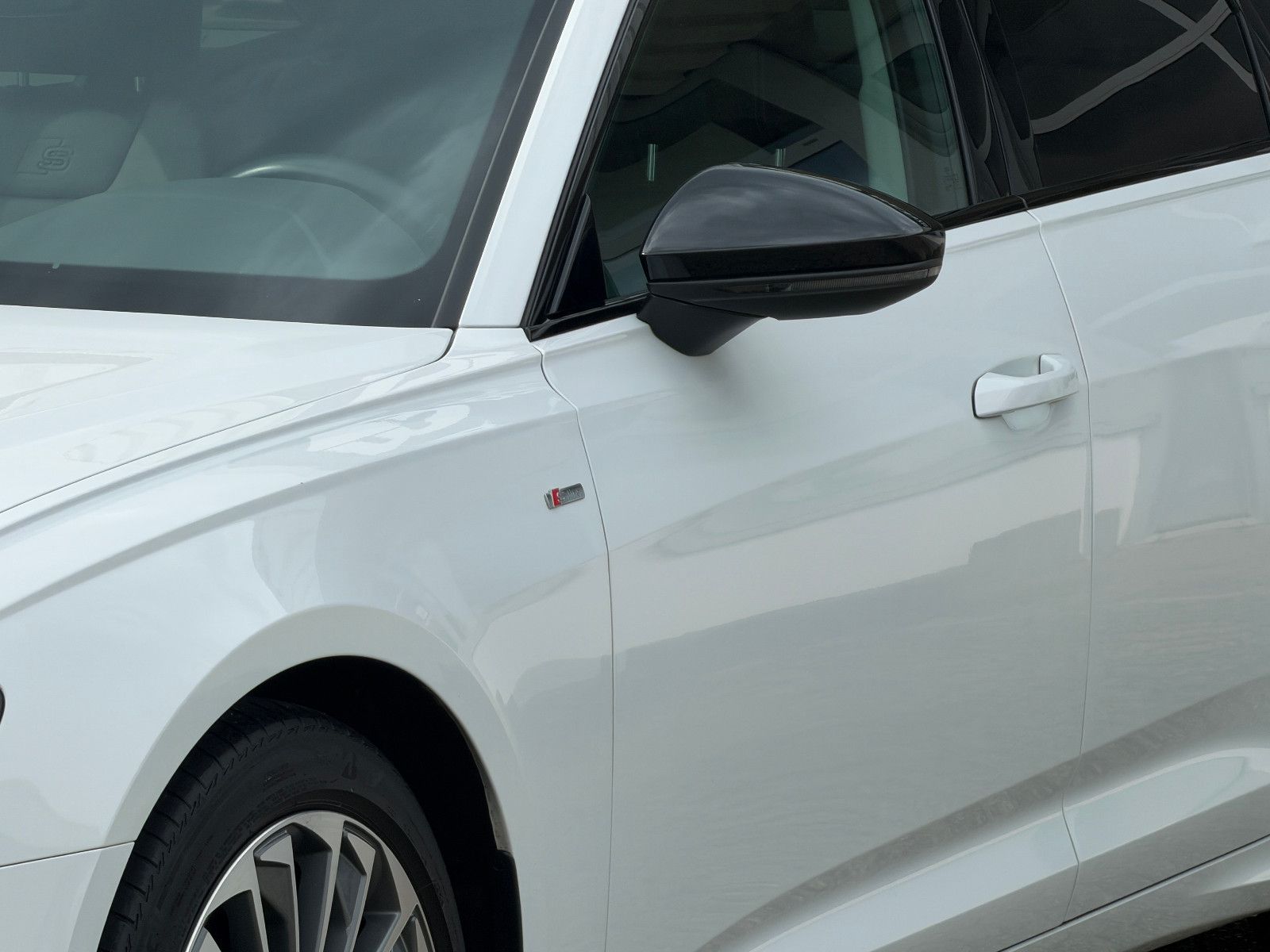 Fahrzeugabbildung Audi 55 TFSI e quattro S-Line/LEDER/Navi/LED/CarPlay/
