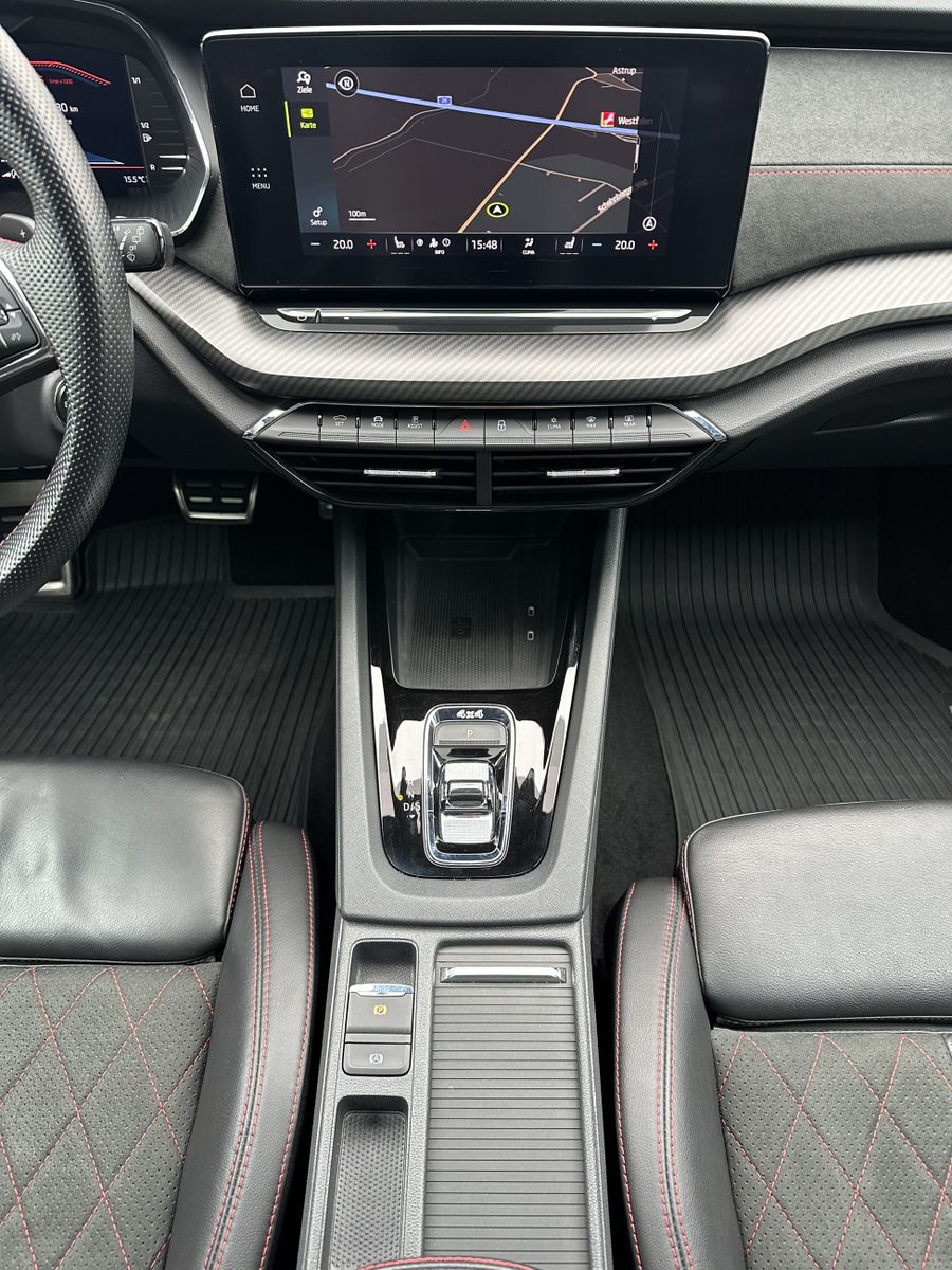 Fahrzeugabbildung SKODA Octavia Combi 4x4 RS NAV+LED+PANO+ACC+AHK+19ZOLL