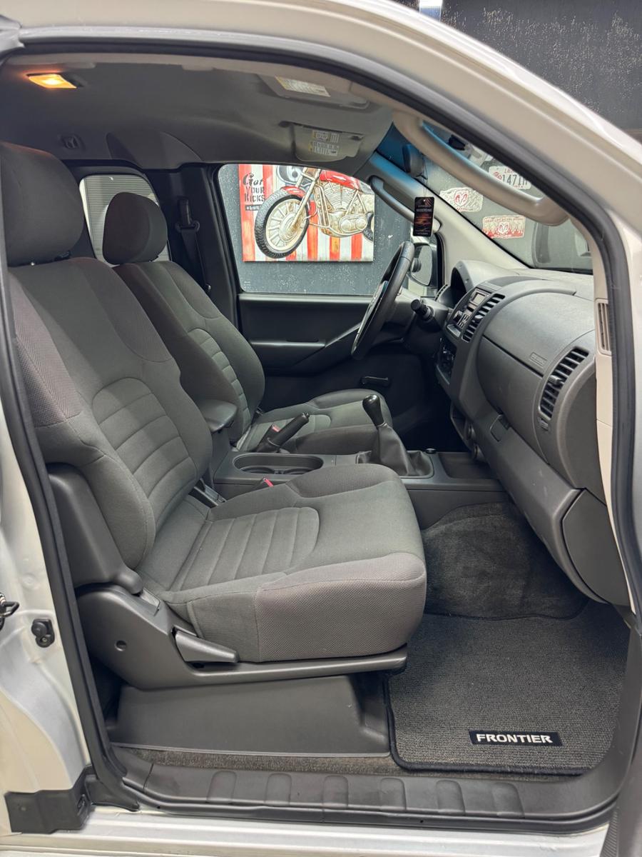 Nissan Frontier 2005 — photo 26