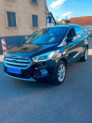 Ford Kuga -Titanium