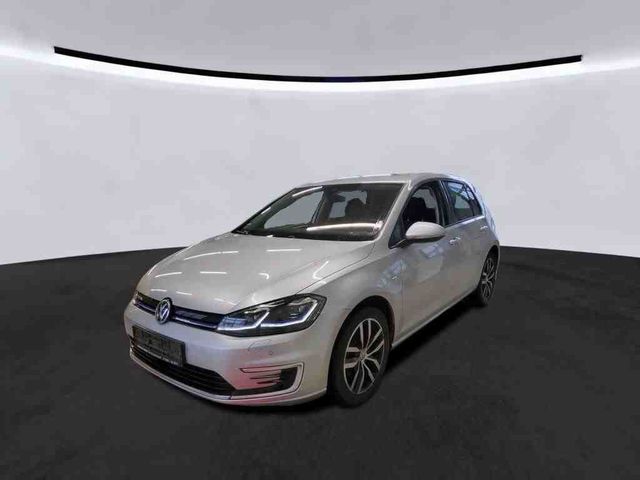 Volkswagen e-Golf 100KW (WäPu,CCS,SHZ,ACC,RFK,DAB,LMR17,..)