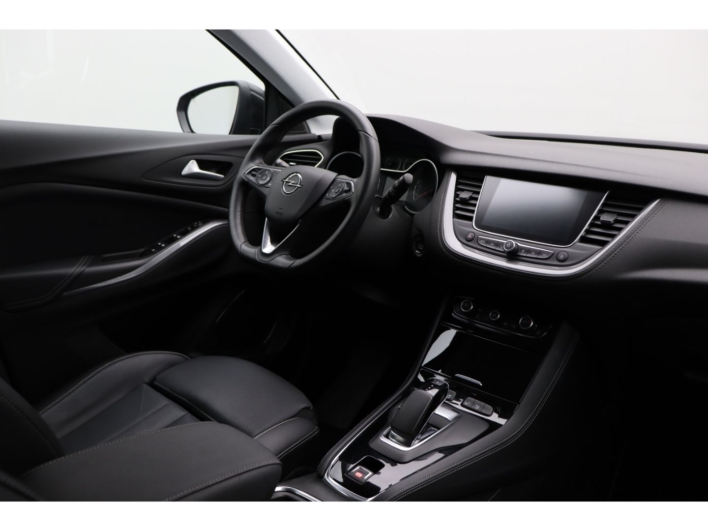 Fahrzeugabbildung Opel Grandland 1.6 Ultimate Plug-in-Hybrid 4 ACC AHK