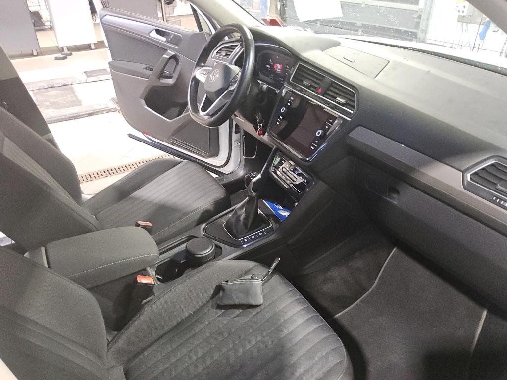 Fahrzeugabbildung Volkswagen Tiguan Allspace Life TDI *Standhzg*Navi*Cam*LED*