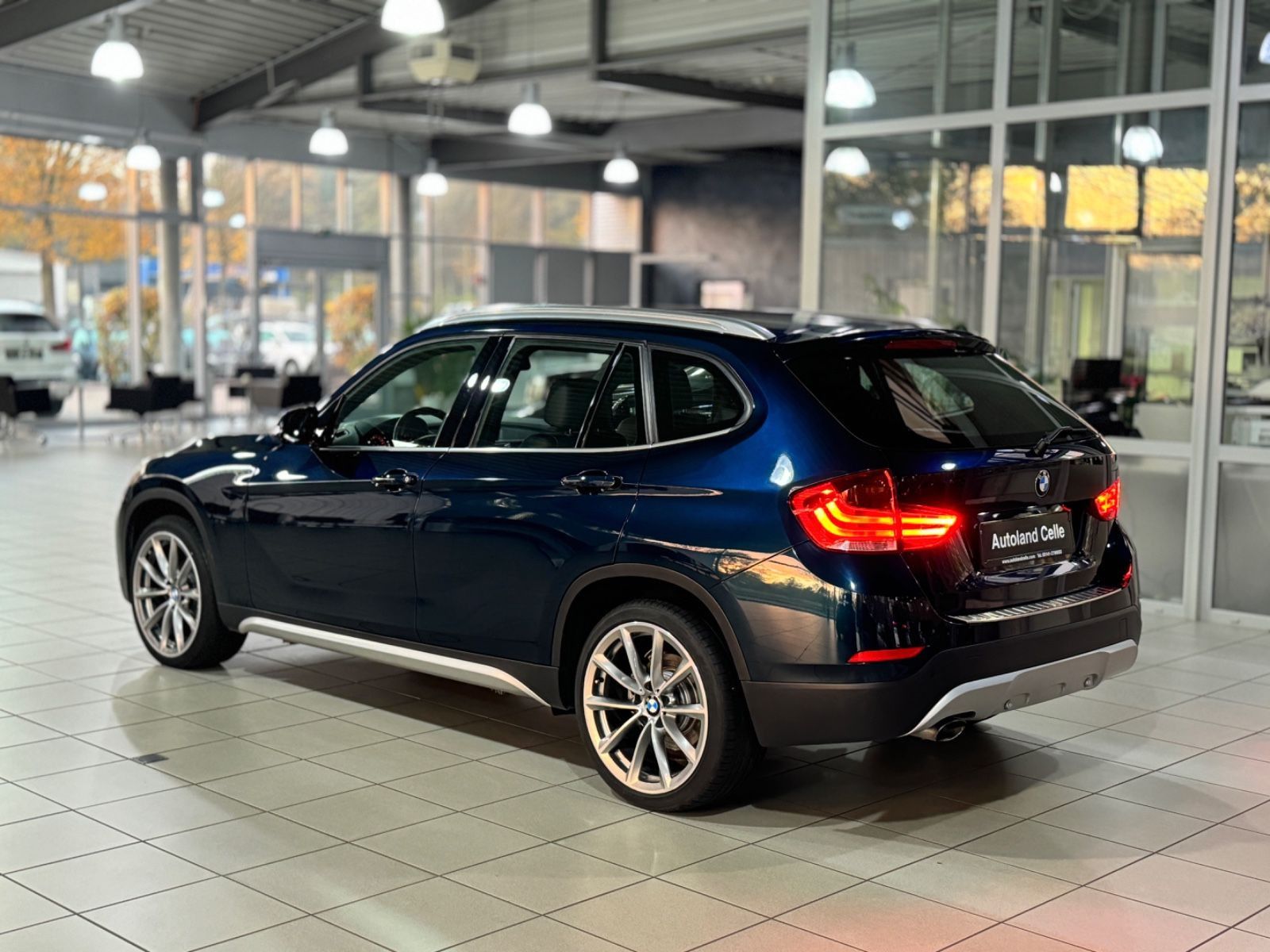 Fahrzeugabbildung BMW X1 sDrive20d xLine HiFi Sitzhzg PDC Xenon Sport