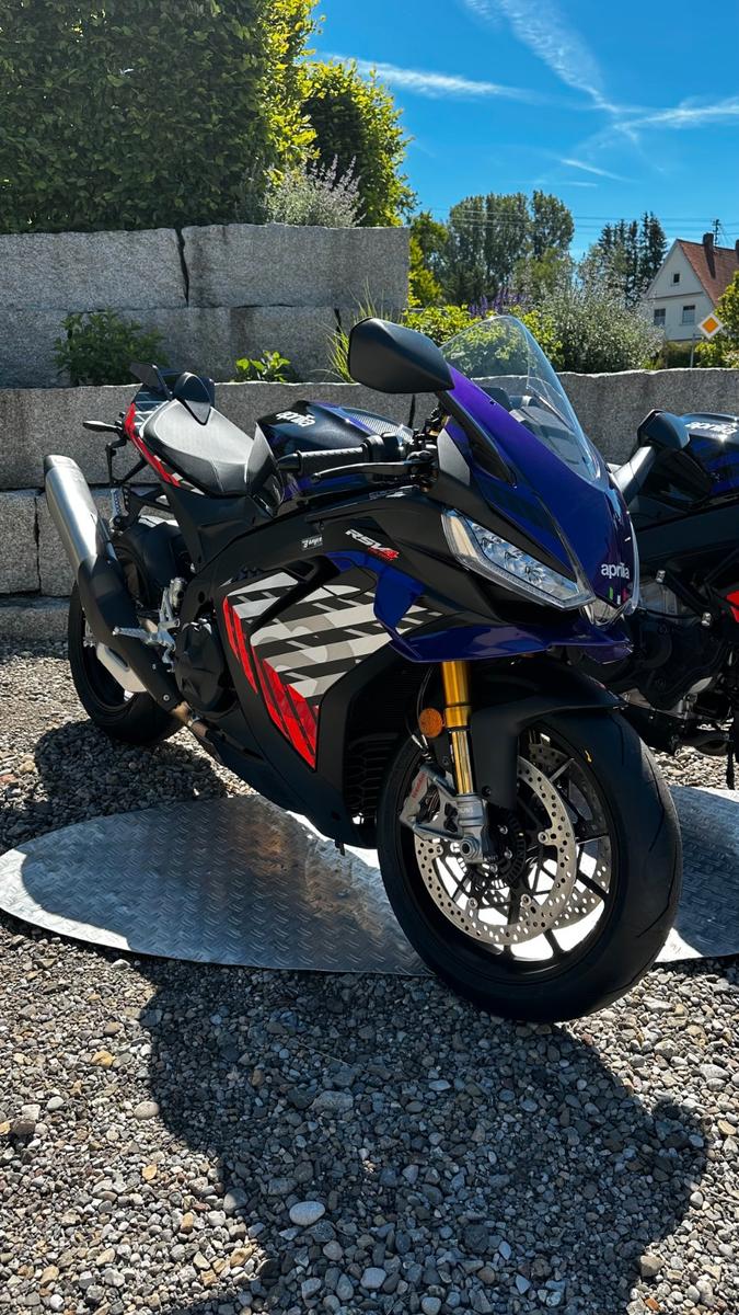 Aprilia RSV4 1100 Factory E5+ 2026