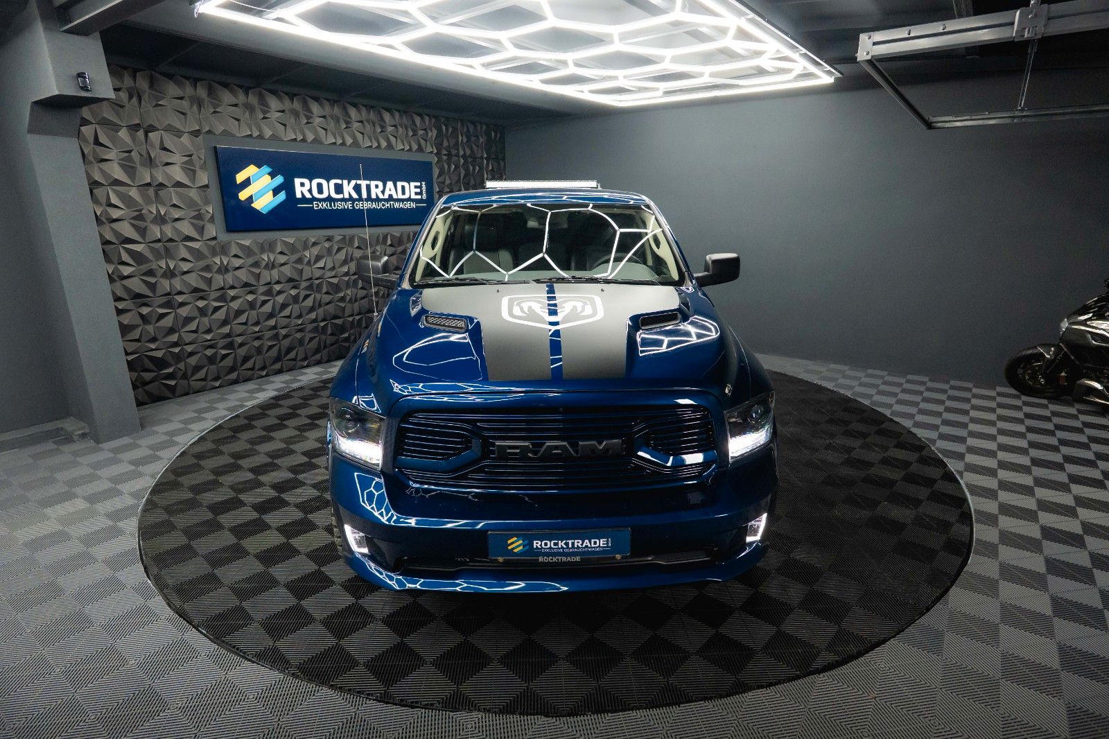 Fahrzeugabbildung Dodge RAM 5.7 V8 HEMI 4x4 OFFROAD Night-Paket *LED*AHK