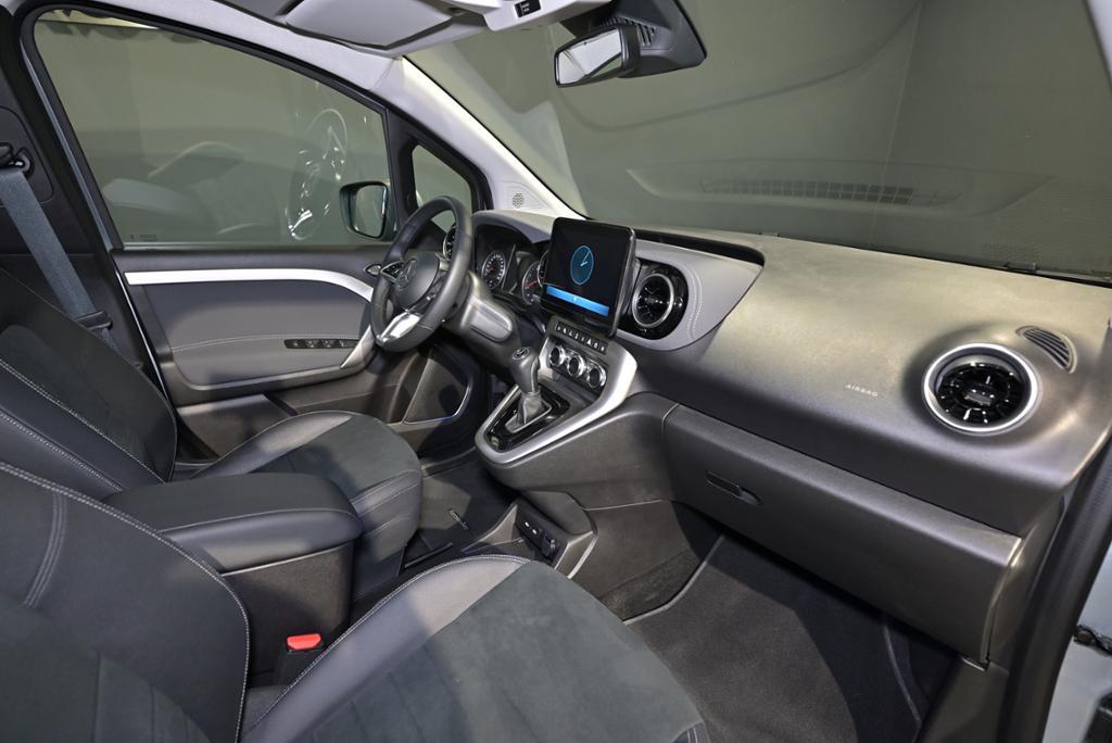 Mercedes-Benz T 180 d PROGRESSIVE NAVI AHK 1.5t. Klima LED ALU