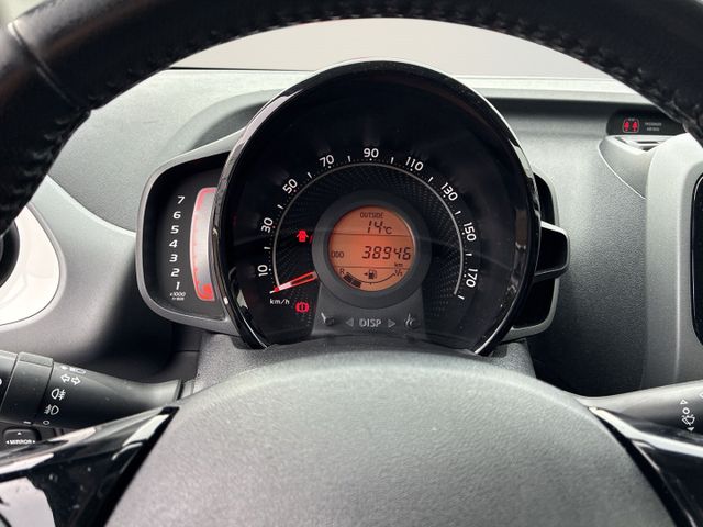 Toyota Aygo x-play club KameraKlimaAppleCarPlayTemp