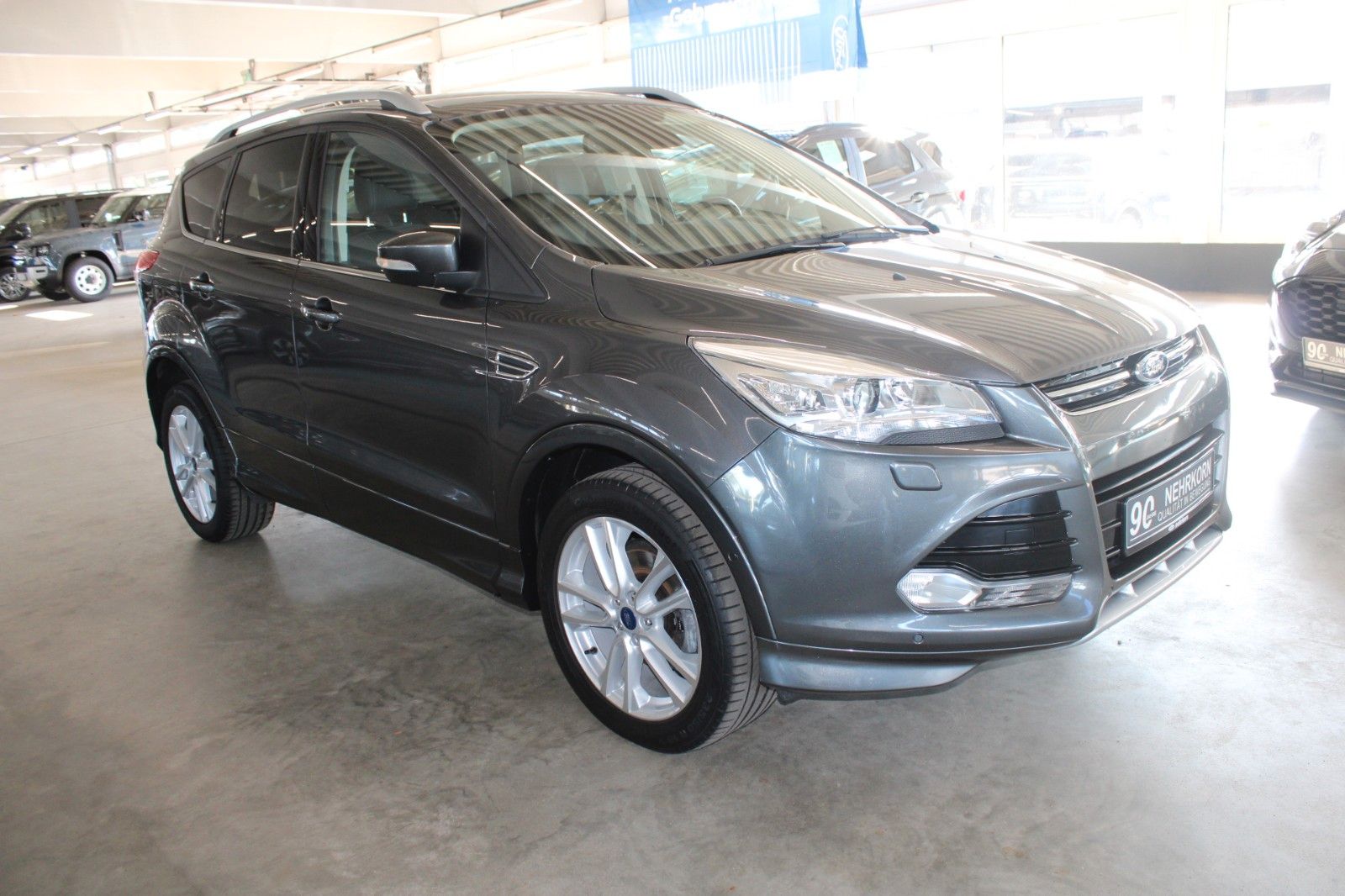 Fahrzeugabbildung Ford Kuga Individual NAVI XENON WinterPaket 1.Hand