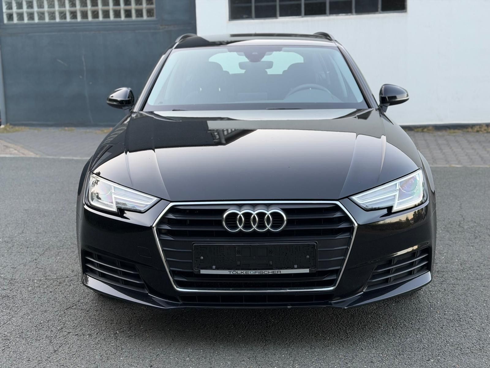 Audi A4 - 1