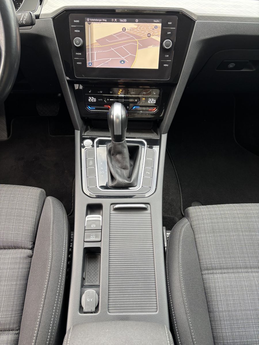 Fahrzeugabbildung Volkswagen Passat Variant 2.0 TDI DSG Business NAV+LED+AHK