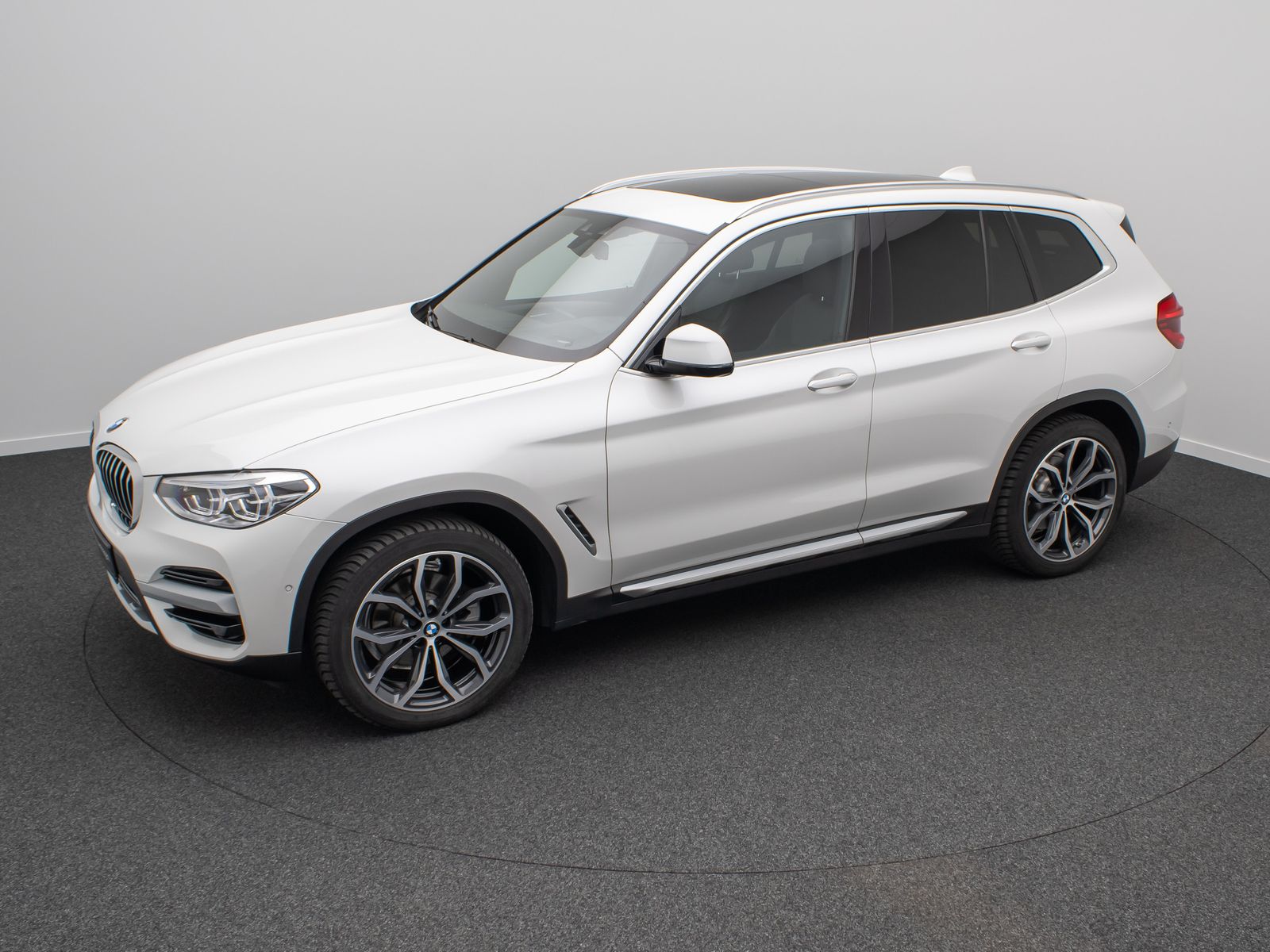 Fahrzeugabbildung BMW X3 xD20d xLine Kamera DAB AHK Komfort HUD 20Zoll