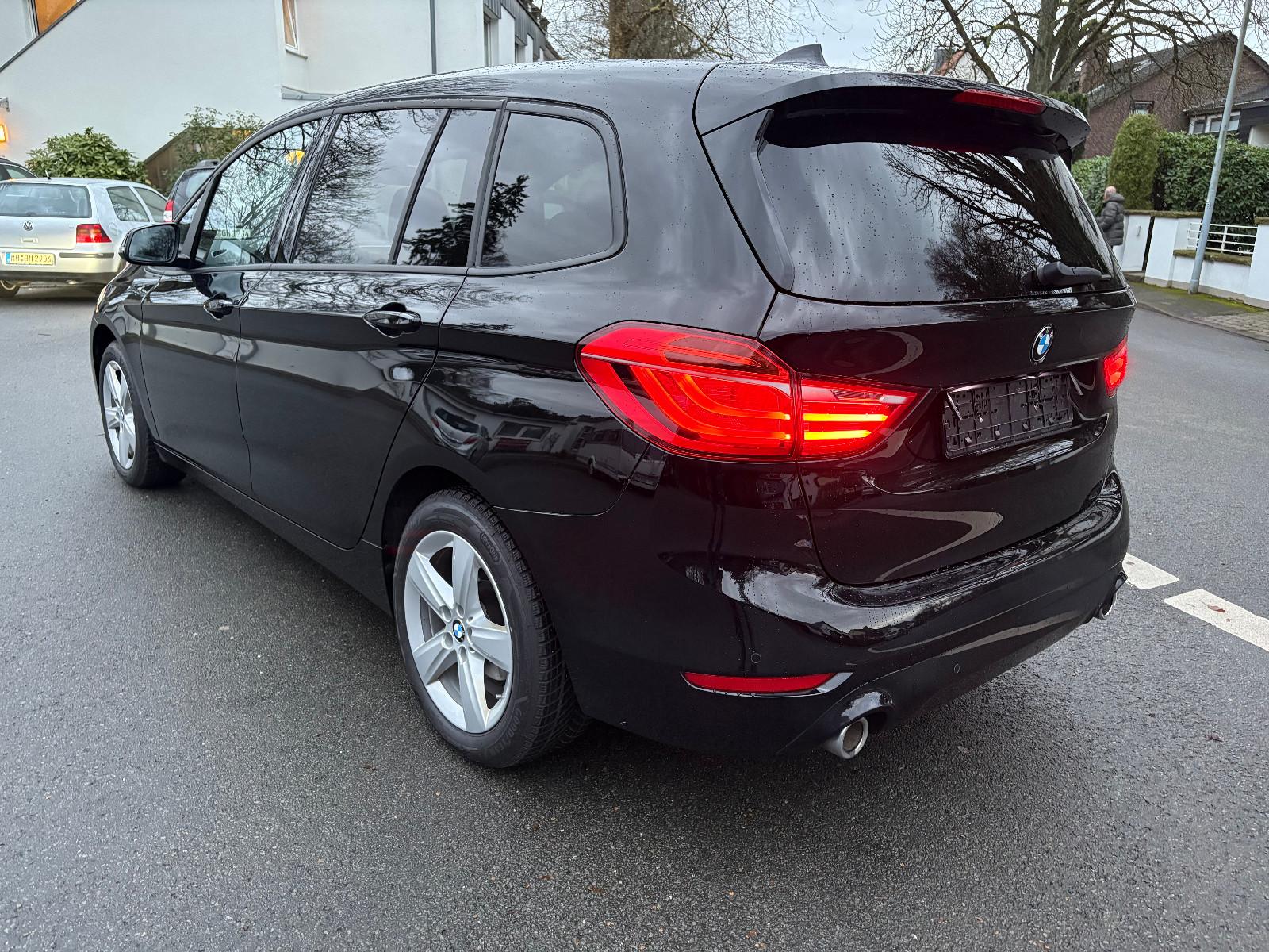 BMW 218d Gran Tour X-Drive-1.HD-NAVI-KAM-AHK-17Z-LED