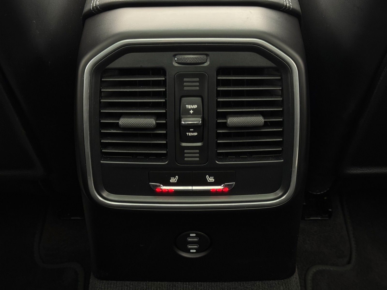 Fahrzeugabbildung Porsche Macan GTS PASM Chrono Carbon Pano Bose Std-HZG