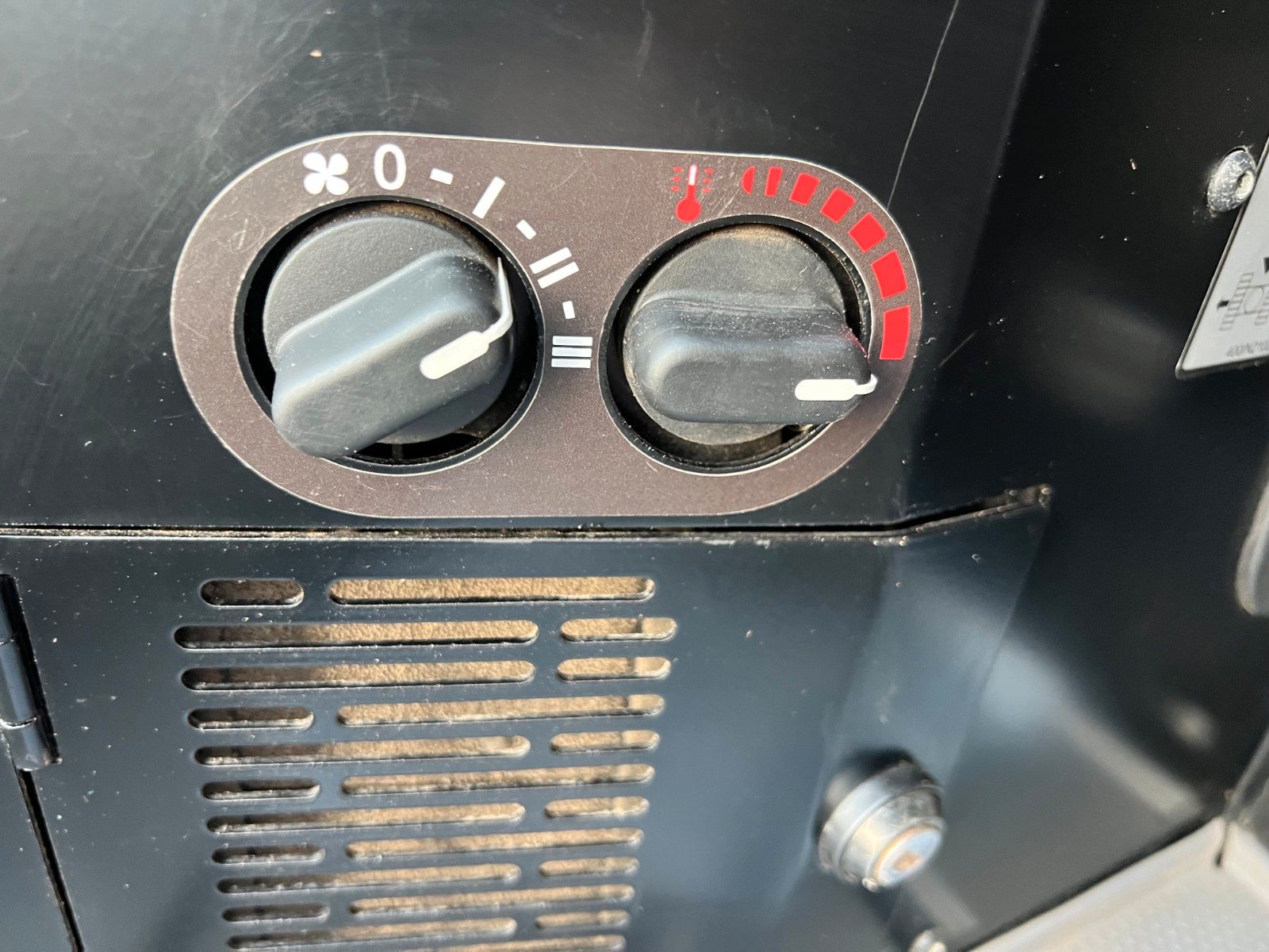 Fahrzeugabbildung JCB 19C-1 / nur 504h! / Powertilt / 2022