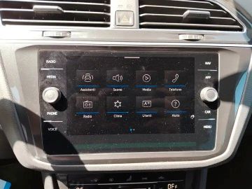 Volkswagen Tiguan - 12