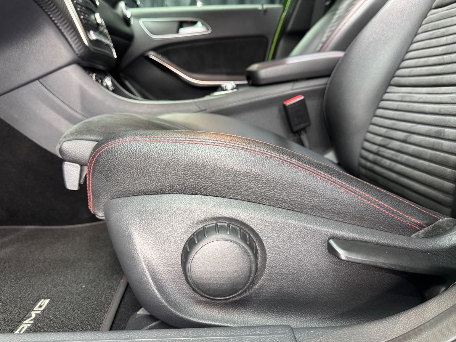 Fahrzeugabbildung Mercedes-Benz A 220 4Matic|7G-AUTOMATIK|PANO|NIGHT-PAKET|AMG|