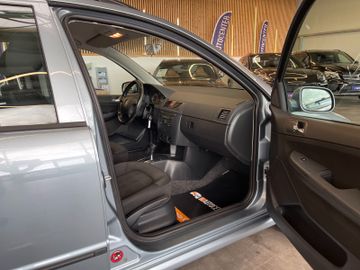 Skoda Fabia Combi Elegance Aut. *KLIMA*SHZ*TÜV*