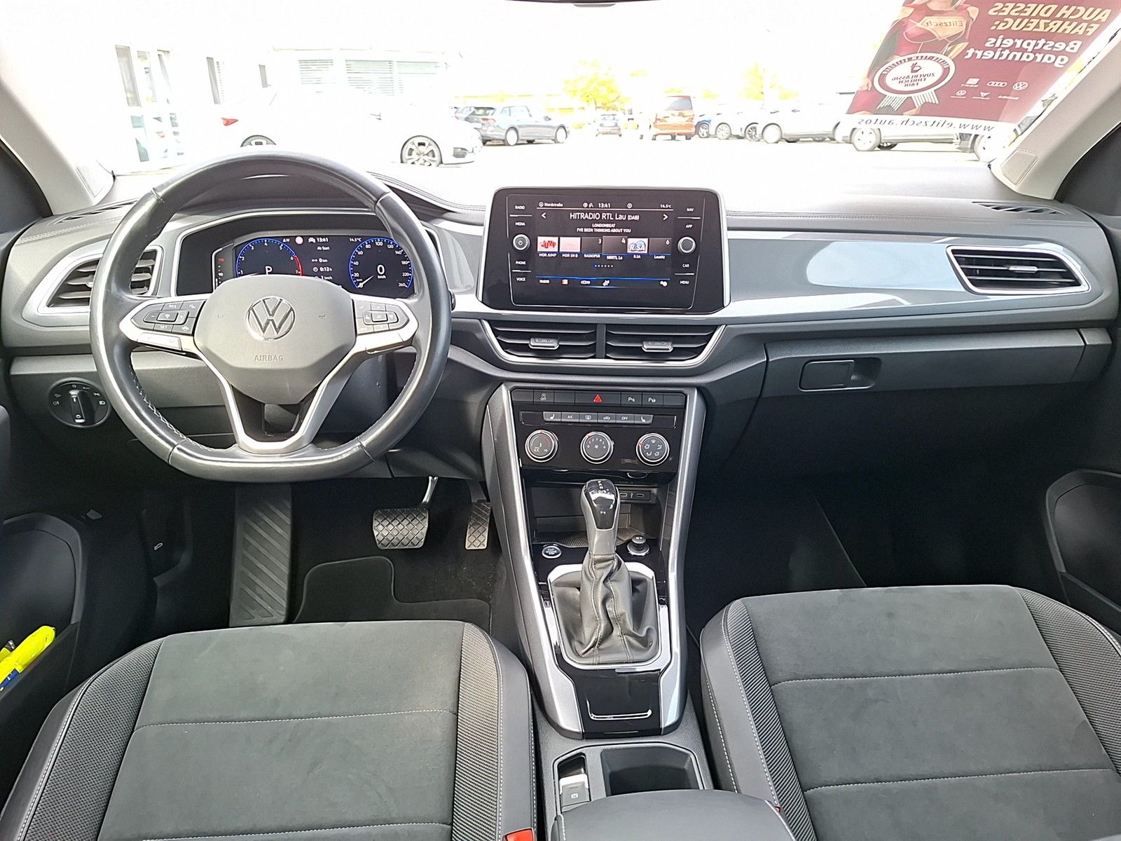 Fahrzeugabbildung Volkswagen T-Roc TSI Style DSG LEDplus Navi AID ACC RFK SH